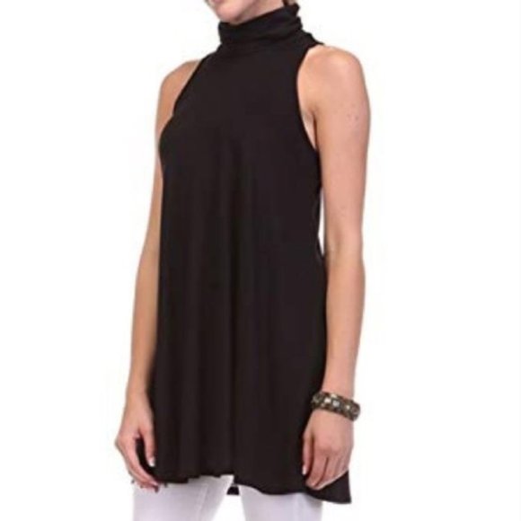 Luxe Tops - Luxe Black Sleeveless Turtleneck tunic top Small